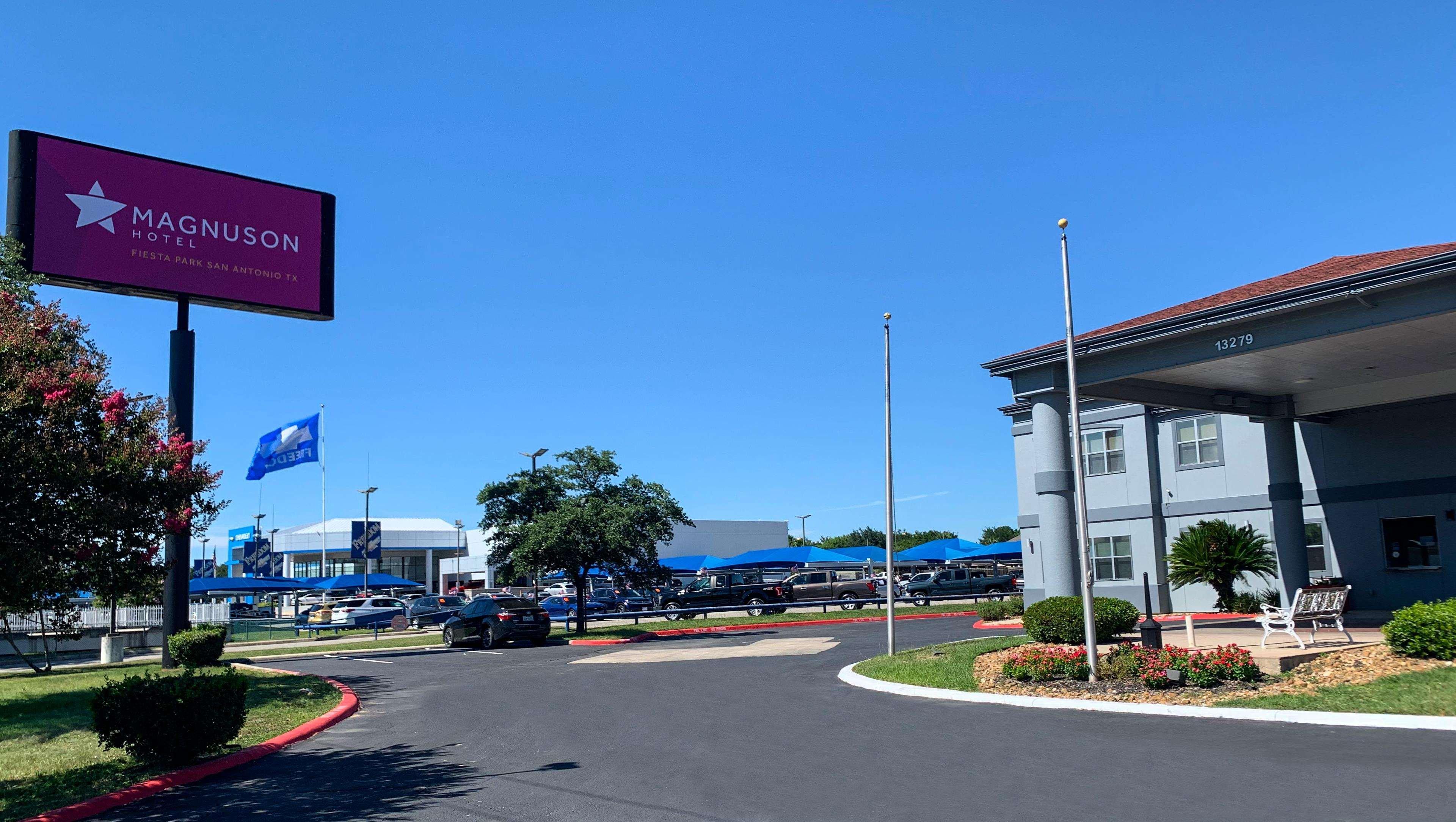 Quality Inn & Suites I-10 Near Fiesta Texas San Antonio Esterno foto
