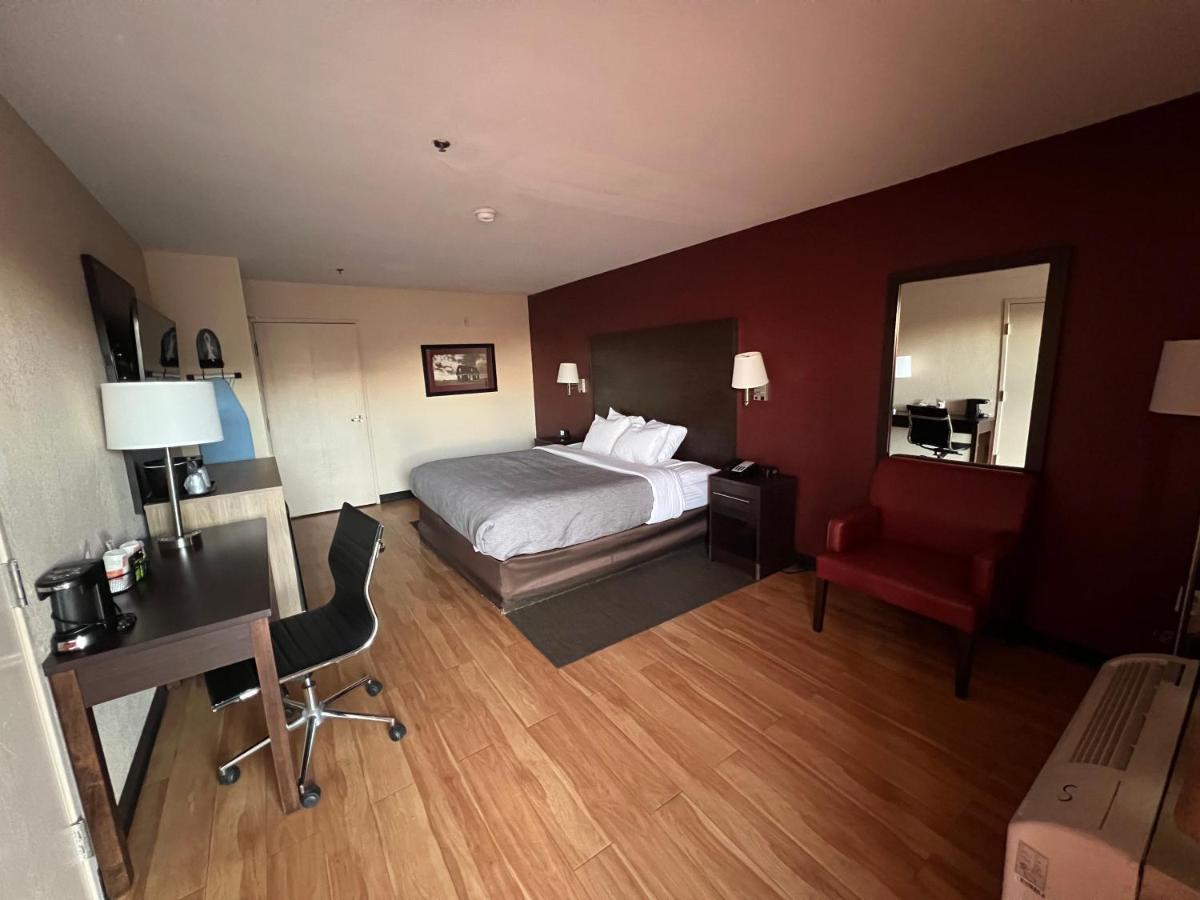 Quality Inn & Suites I-10 Near Fiesta Texas San Antonio Esterno foto
