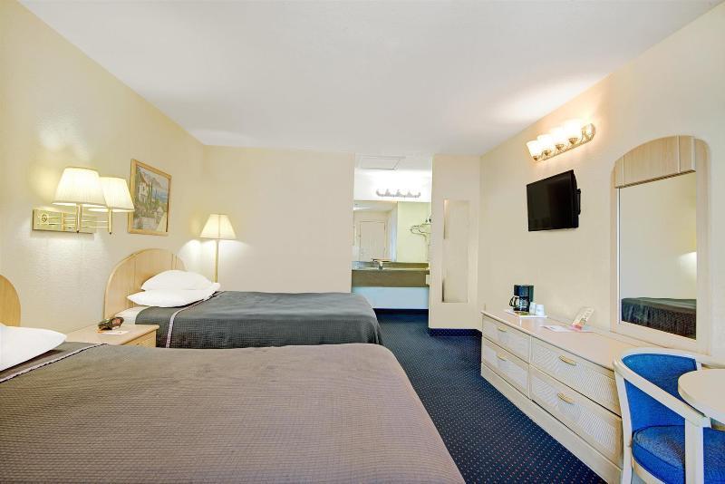 Quality Inn & Suites I-10 Near Fiesta Texas San Antonio Esterno foto